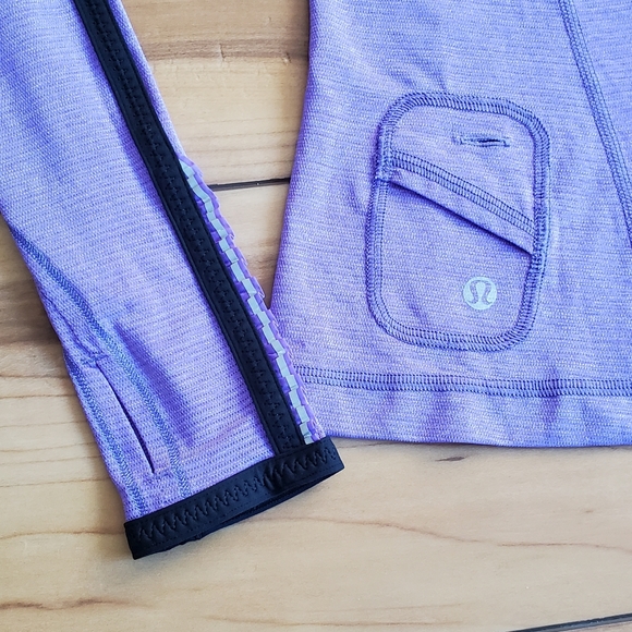 Like New! Rare Lululemon Run: Team Spirit Long Sleeve - Picture 12 of 13